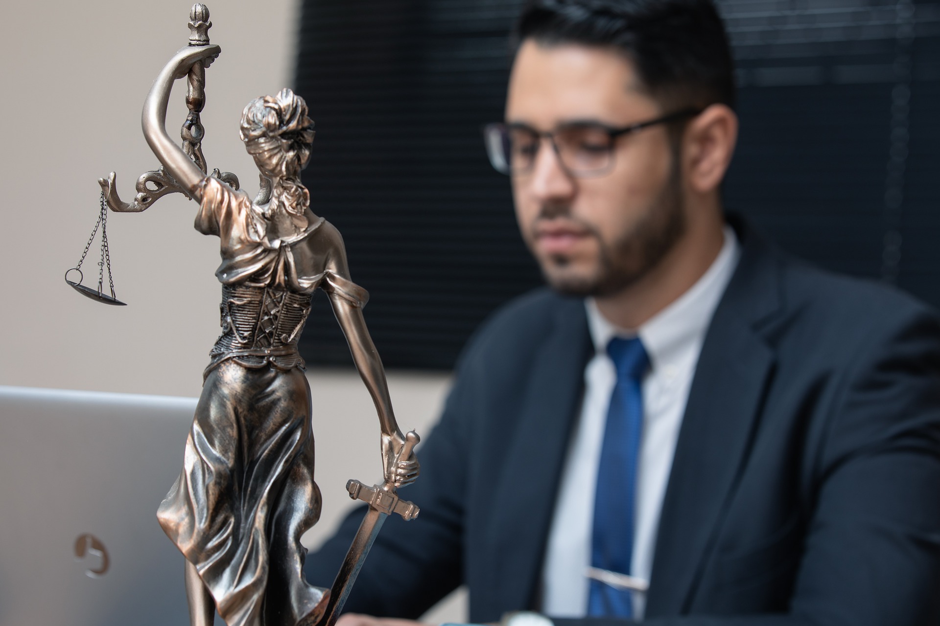 Pourquoi faire appel à un avocat pour une succession ?