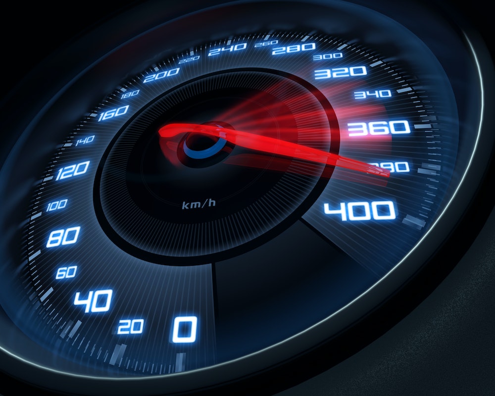 Le retrait de permis pour excès de vitesse : comprendre les enjeux et les conséquences