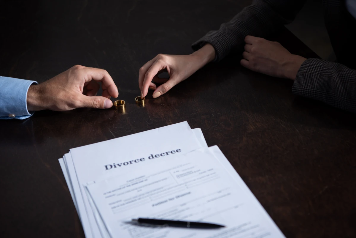 Le défi de la résidence internationale des enfants après un divorce : Quels critères légaux ?